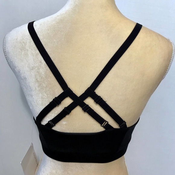 Fabletics NWT Performance Sports Bra Women S - Picture 4 of 8
